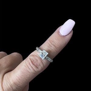 Stunning cubic zirconia engagement ring. Size 7